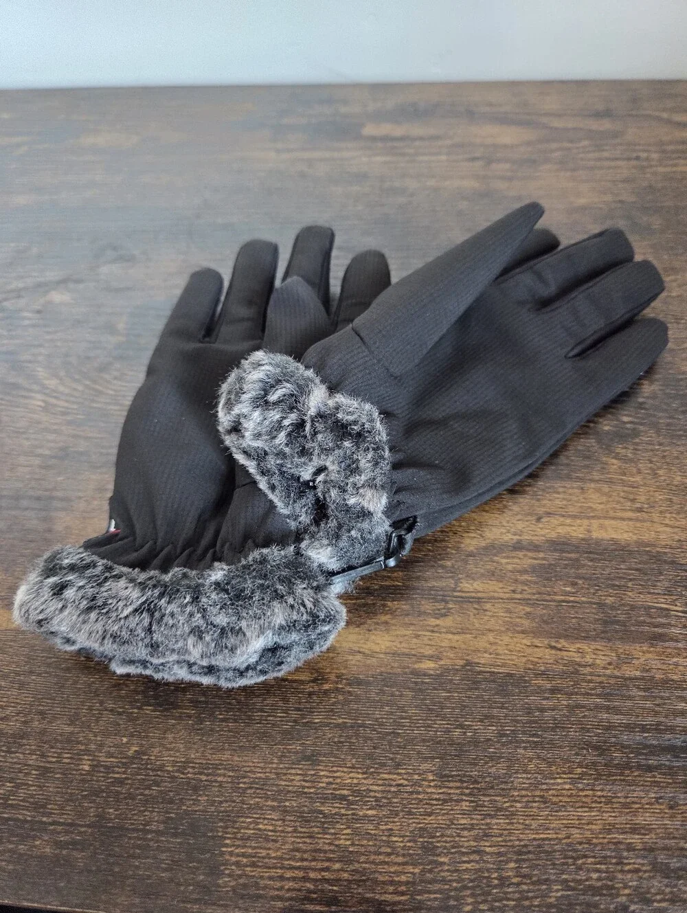 32⁰ Weatherproof Women's Winter Gloves Black Fur Trim Medium Outdoor Snow Skiing
